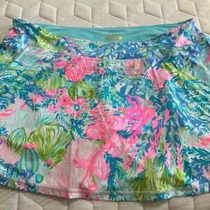 Lilly Pulitzer Luxletic skort - like new!! Size XL. Adorable!